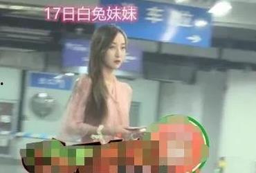 国产酒店与美女约会视频,浪漫约会瞬间捕捉