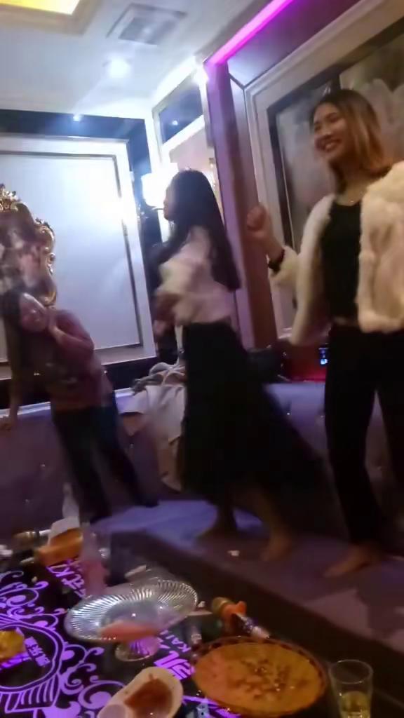 美丽光脚视频在线看国产,探寻美丽光脚视频的魅力所在