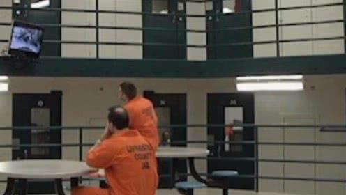 国产监狱对比视频,对比视频揭示真实生活面貌  第1张